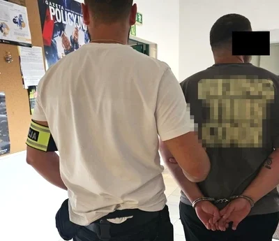 Policjanci z Wawra rozbili grupę oszustów podszywających się pod pracowników banku