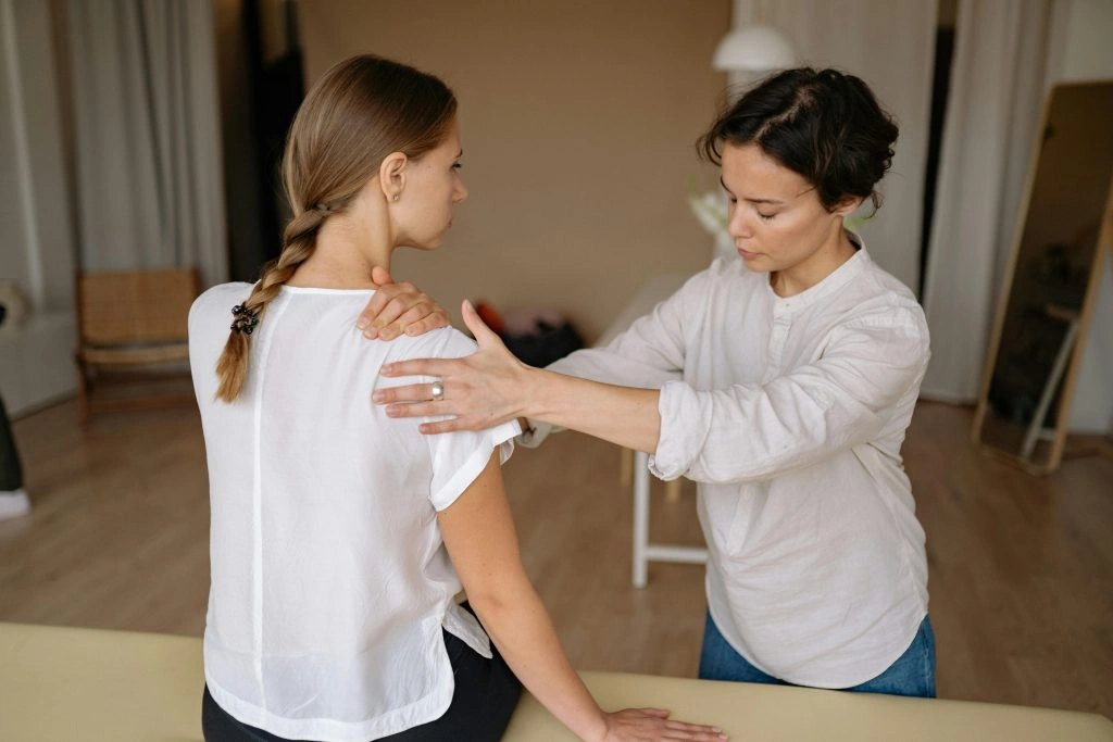 Rehabilitacja w domu w Warszawie – dla kogo jest wskazana i jak przebiega?